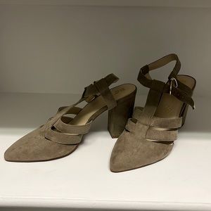 Taupe Born in California heels size 8 1/2